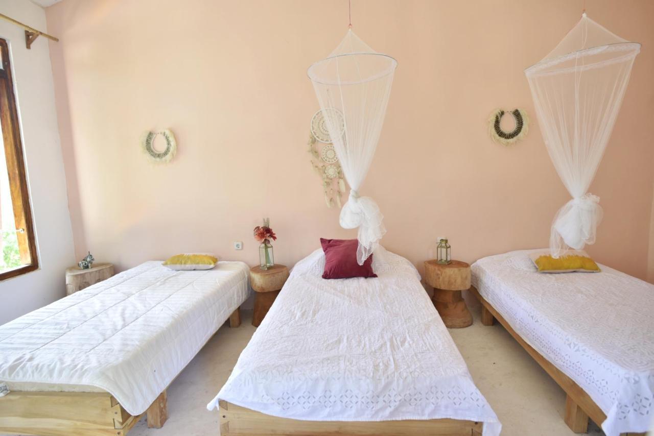 Lambo Homestay Waikabubak Zewnętrze zdjęcie